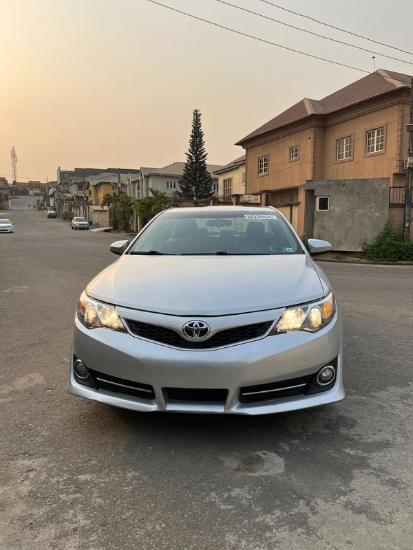 Main image of 2012 Toyota Camry SE
